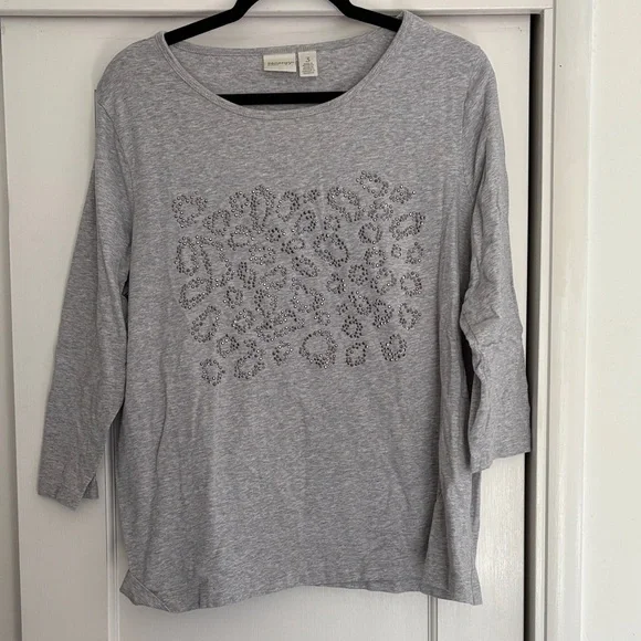 Heather Gray Long Sleeve Top with Pattern - Picture 1 of 3